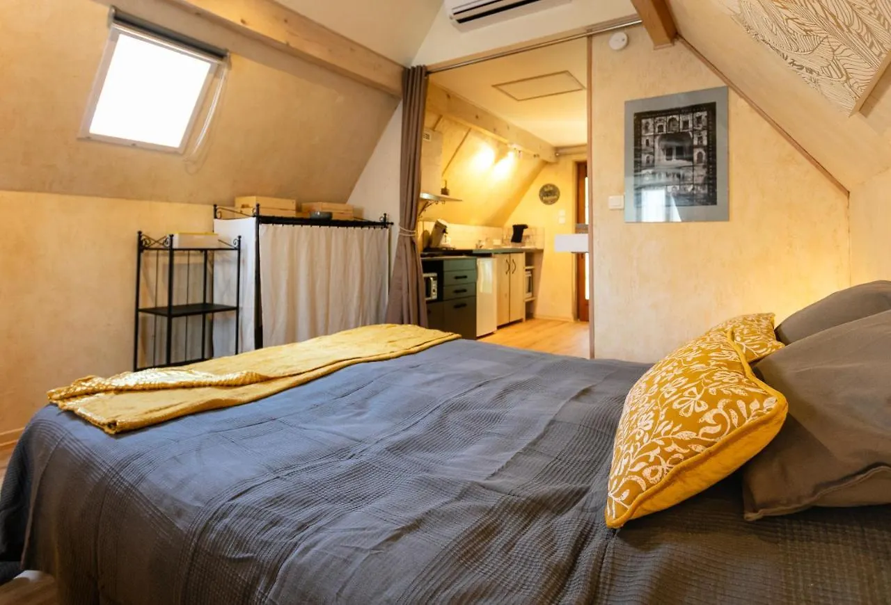 Apartment Gites Un Jardin Dans La Falaise Cabrerets