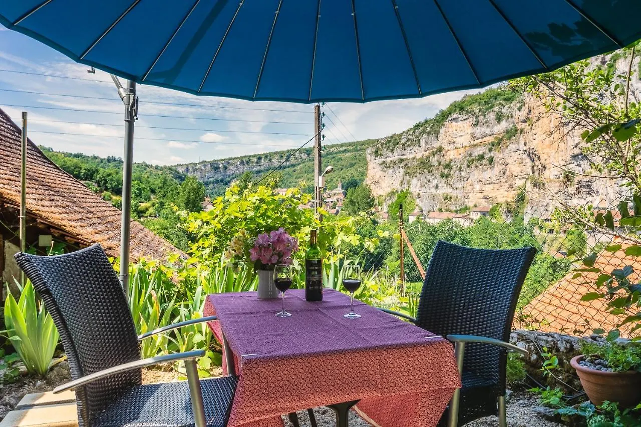 Gites Un Jardin Dans La Falaise Cabrerets 0*,  France