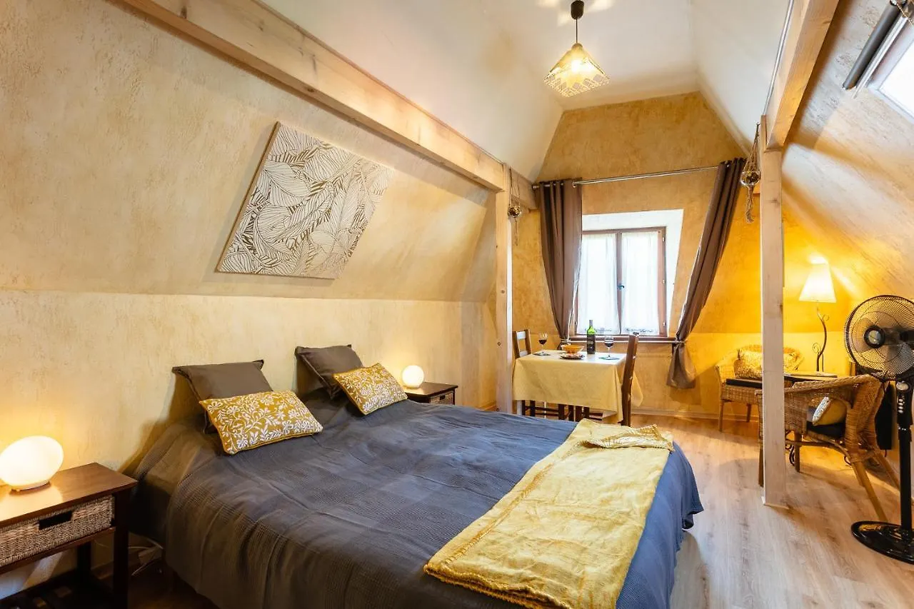 Gites Un Jardin Dans La Falaise Cabrerets Apartment