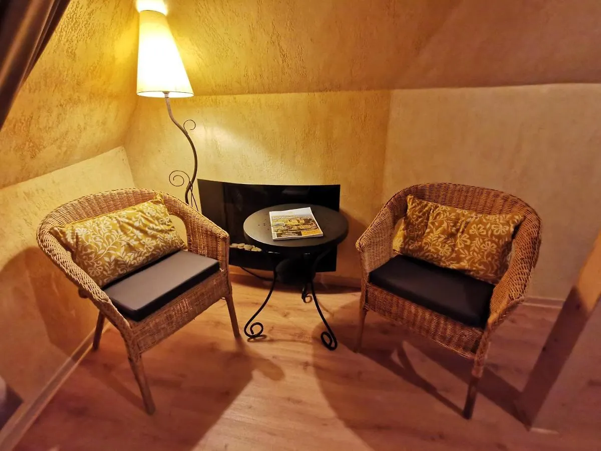 Apartment Gites Un Jardin Dans La Falaise Cabrerets