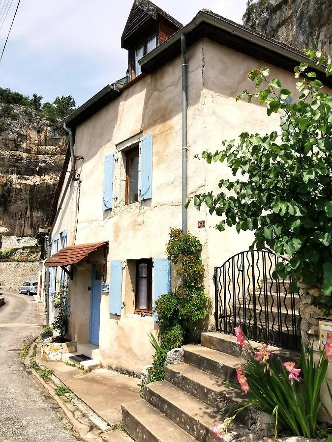 Apartment Gites Un Jardin Dans La Falaise Cabrerets