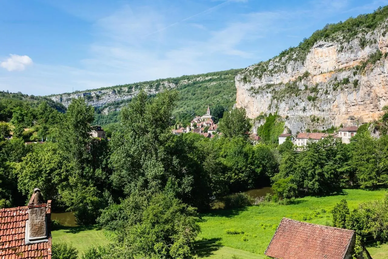 Gites Un Jardin Dans La Falaise Cabrerets